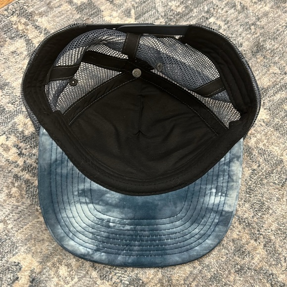 Quicksilver Hat - Picture 3 of 3